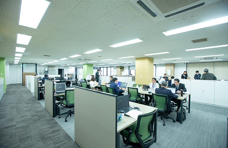 2F オフィス風景